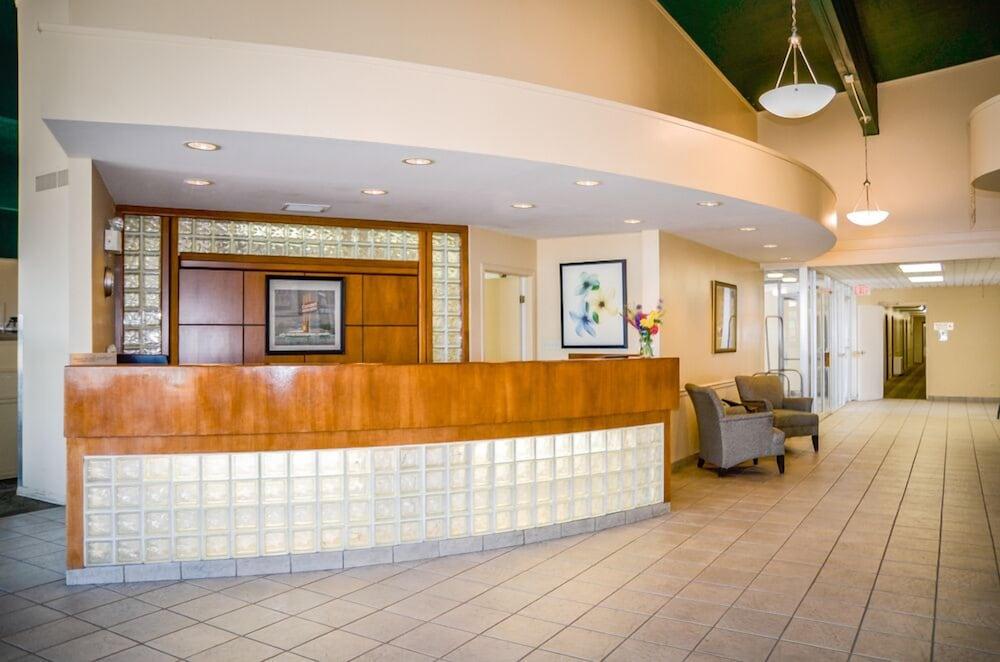 Travelodge By Wyndham Prince Albert Ngoại thất bức ảnh
